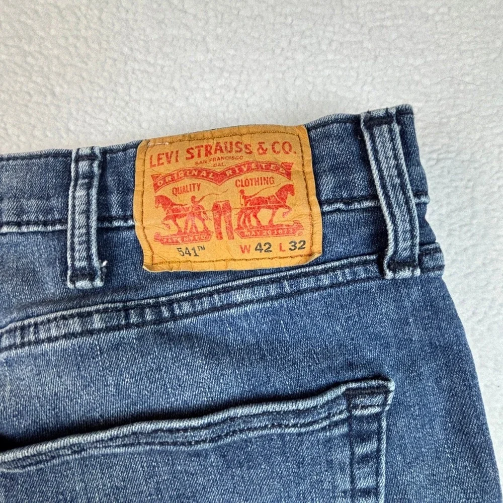 Levi's 541 Athletic Taper Jeans Mens 42x32 (41x30 ACTUAL) Blue Stretch Med. Wash